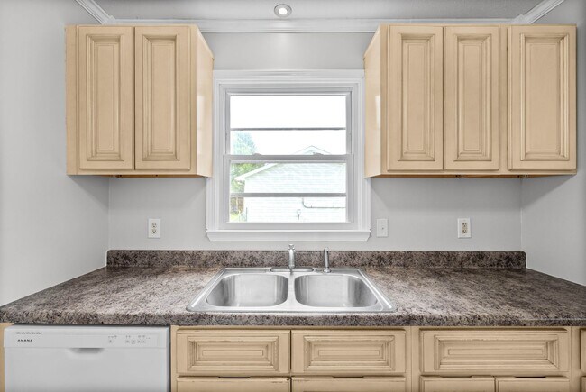 Building Photo - 541 Donna Dr
