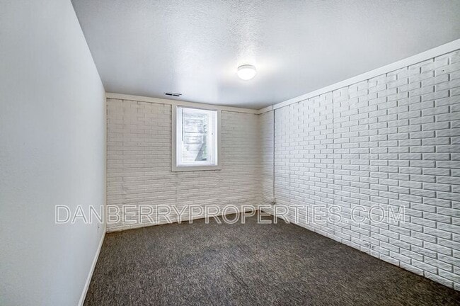 Building Photo - 3571 Turret Green Dr