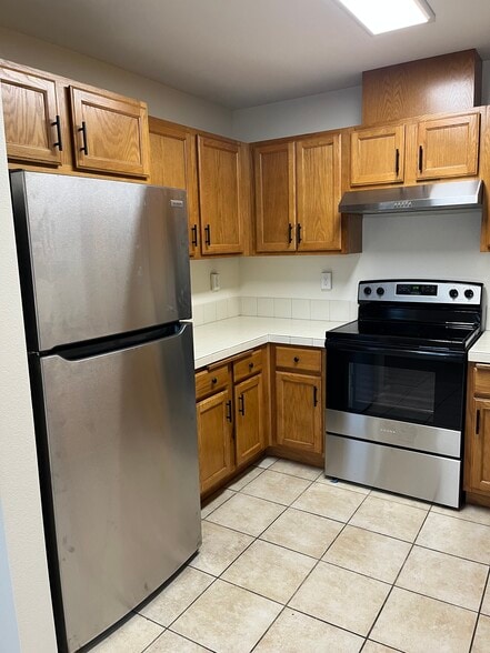 Building Photo - 2436 Avignon Cir