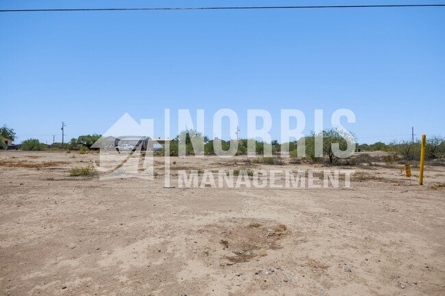 Building Photo - Newer Home in Eloy