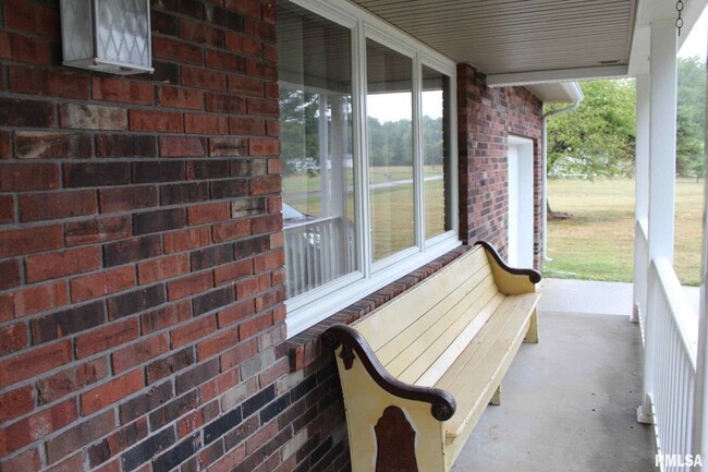 Building Photo - 15047 N Seagull Ln