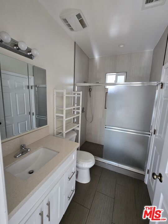 Building Photo - 609 W Doran St