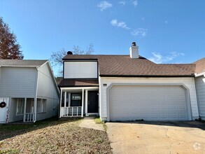 Building Photo - One bedroom, Two Car Garage