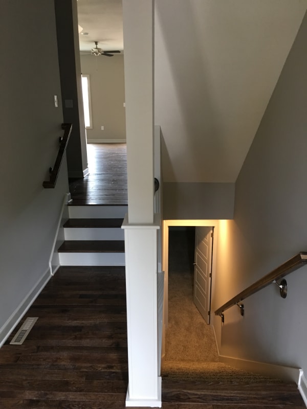 Building Photo - 15828 Valley View Dr