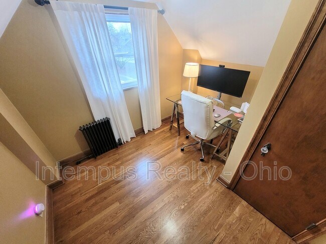 Building Photo - 3128 Ellis Pl