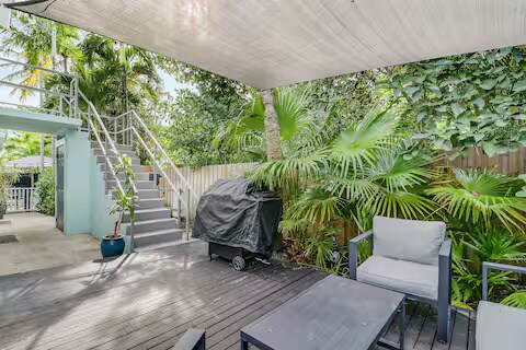 Building Photo - 713 Penn St