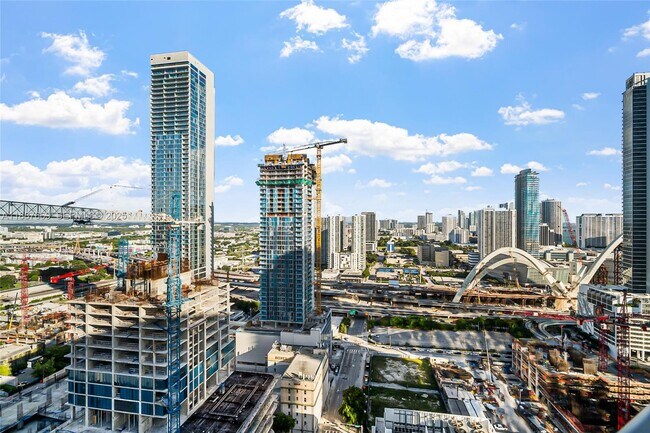 Building Photo - 851 NE 1st Ave