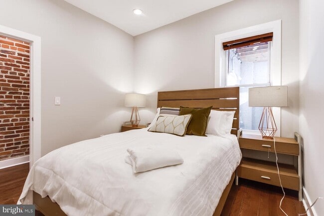 Building Photo - 30 Hanover Pl NW