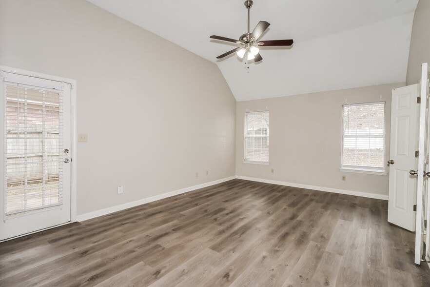 Building Photo - 8682 Cat Tail Dr