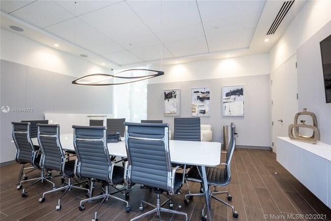 Building Photo - 6611 NW 105th Pl