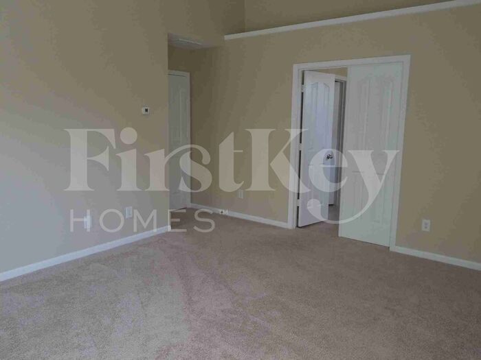 Building Photo - 8019 Bushy Creek Dr