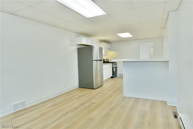 Building Photo - 401 Williams St SE