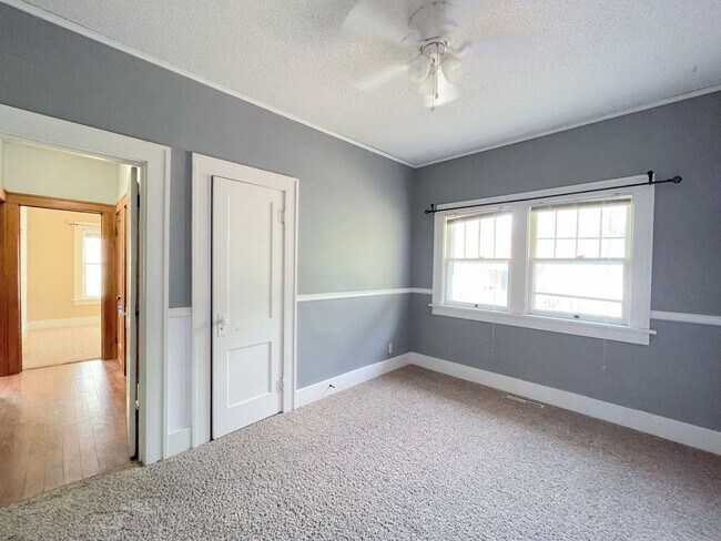 Building Photo - Spacious 3 bedroom home with finished base...