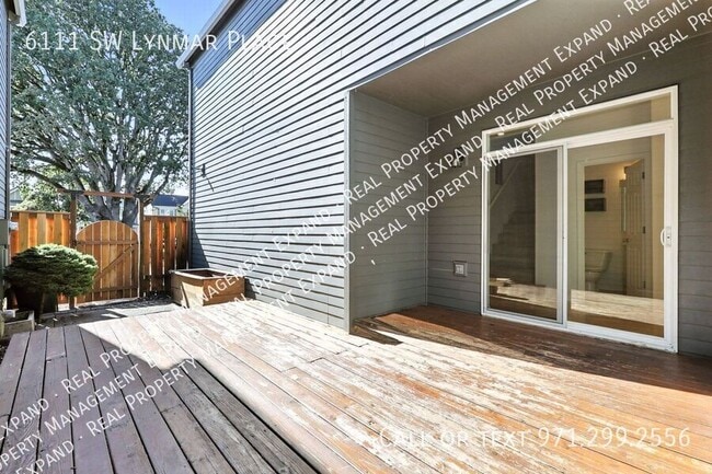 Building Photo - 6111 SW Lynmar Pl