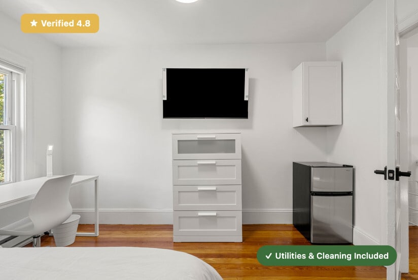 Building Photo - RoostUp Furnished Private Bedroom in Jamai...