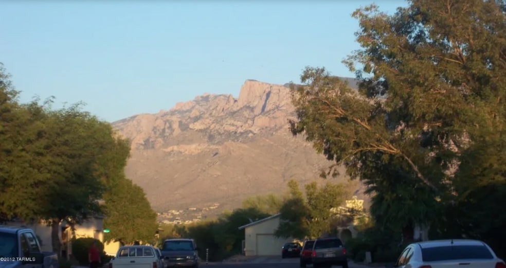 Building Photo - 2601 W Camino del Medrano