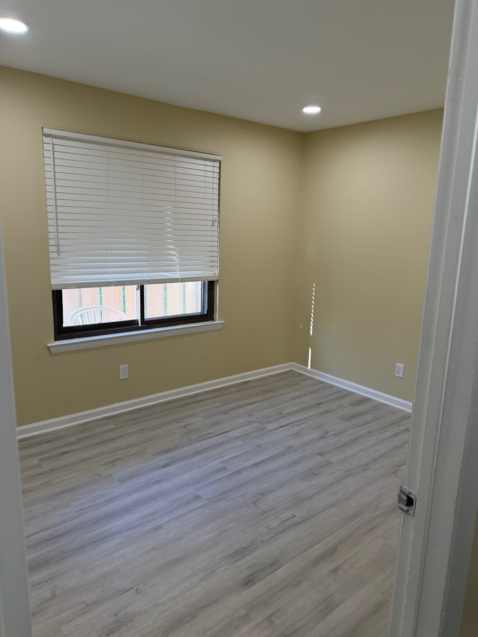 Building Photo - 2707A Sussex Ct