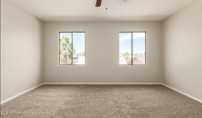 Building Photo - 711 S Paustian Cir