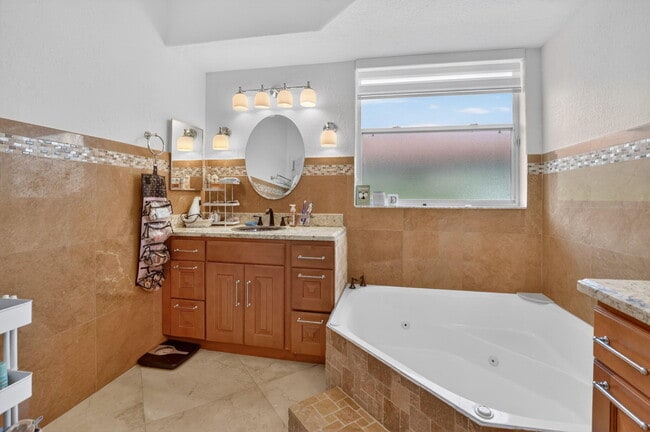 Building Photo - 12466 Baywind Ct