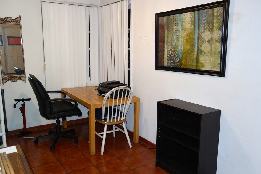 Building Photo - 10420 Buford Ave