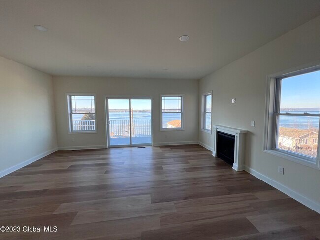 Building Photo - 544 NY-9P