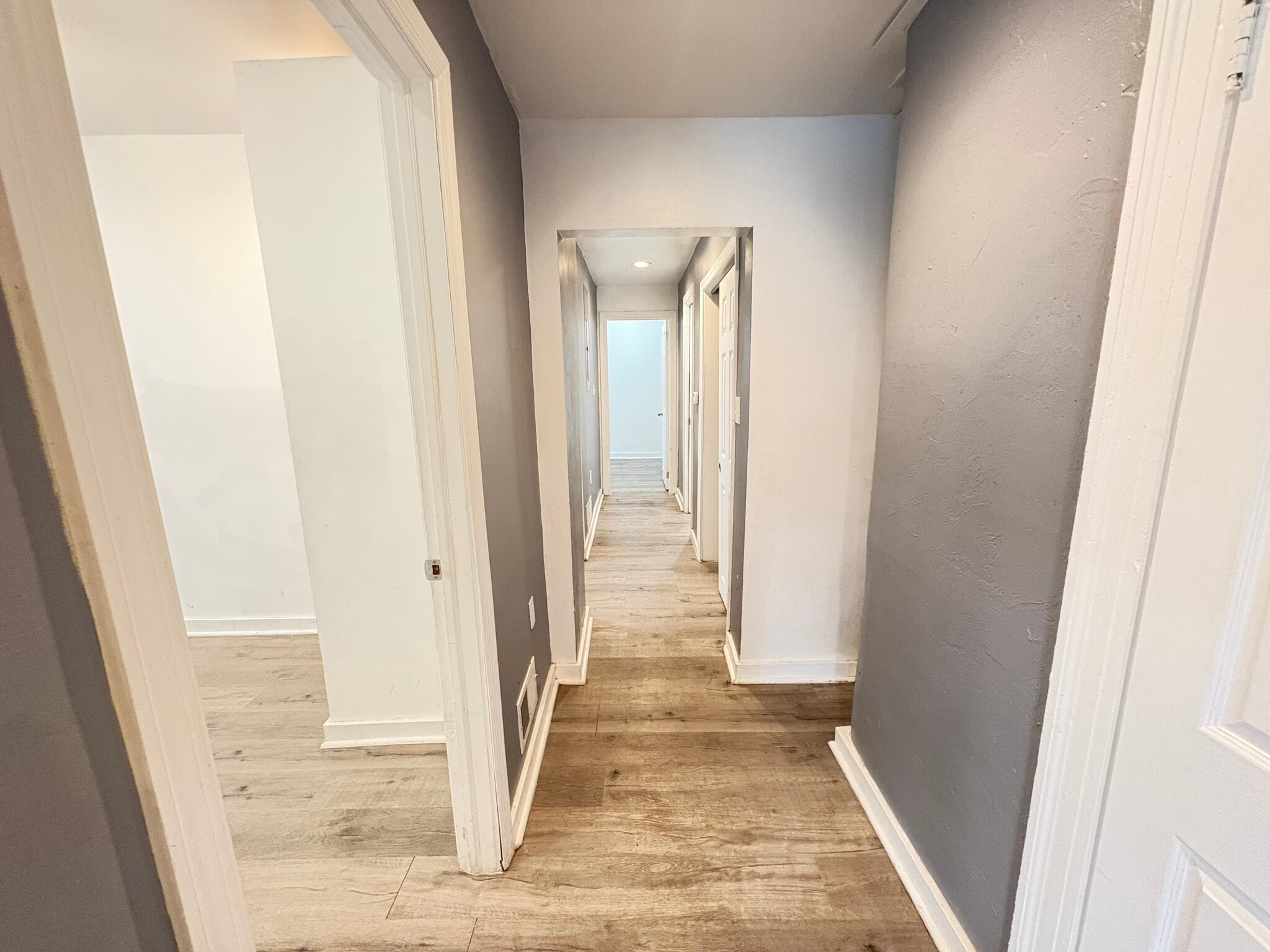 Building Photo - 5807 Hobart St