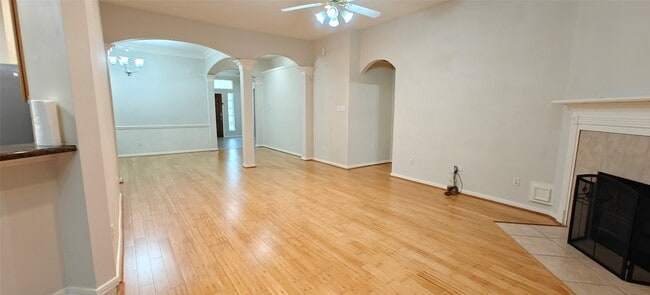 Building Photo - 10203 Ripple Lake Dr