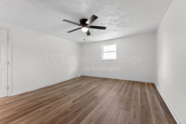 Building Photo - 90 Needham St