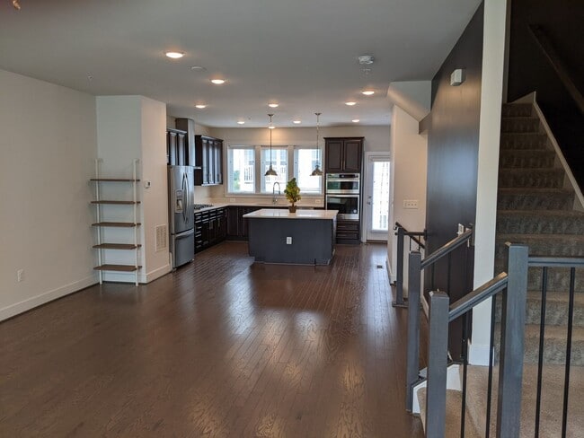 Building Photo - Gorgeous Newer Build (2019) 4 level townho...