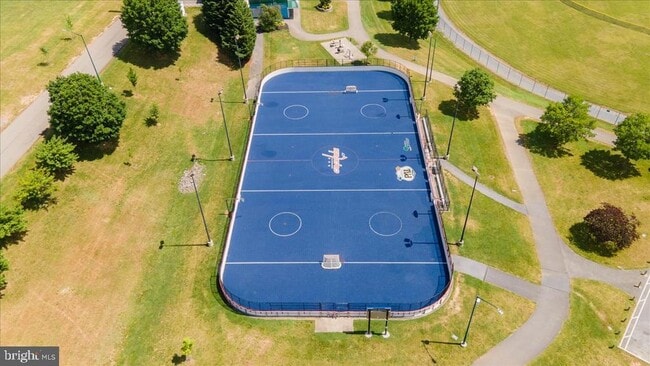 Building Photo - 250 N Mulberry St