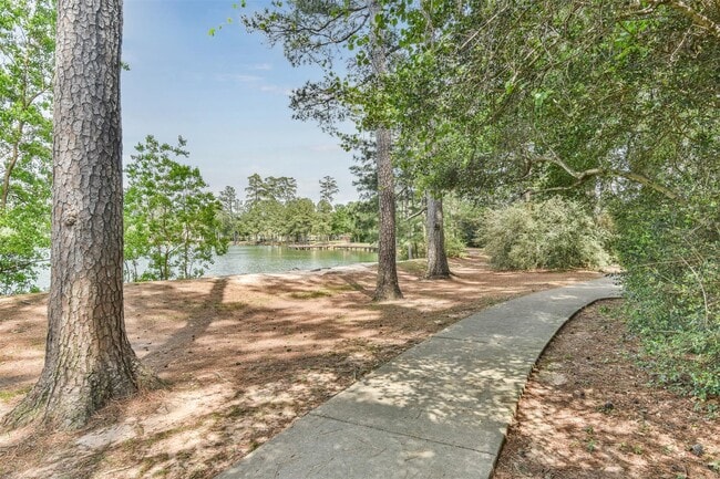 Building Photo - 9535 Empress Crossing Dr