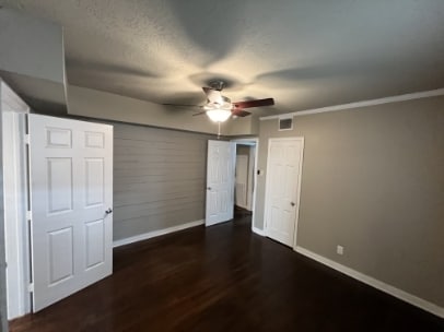Building Photo - 300 W Dexter Dr