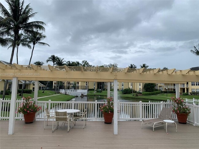 Building Photo - 6323 La Costa Dr