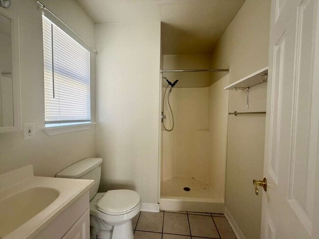 Building Photo - Charming rental home in Southeast San Antonio!
