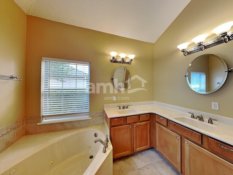 Building Photo - 921 Indian River Rd