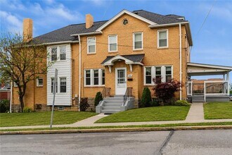 Building Photo - 511 Woodbourne Ave