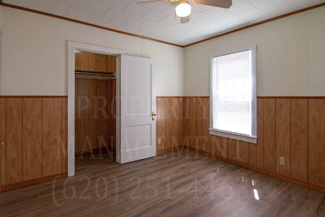 Building Photo - Cozy 2 Bed Home with Fireplace