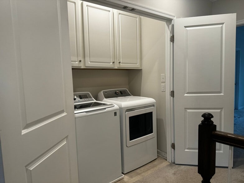Laundry Room - 406 Blue Welsh St