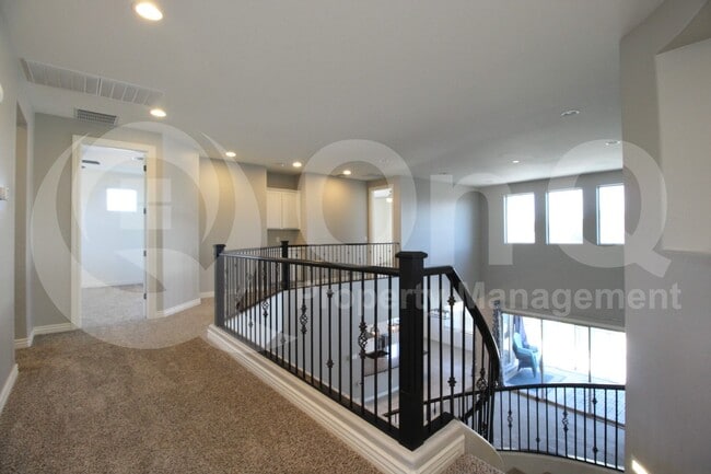 Building Photo - 4247 E Comstock Dr