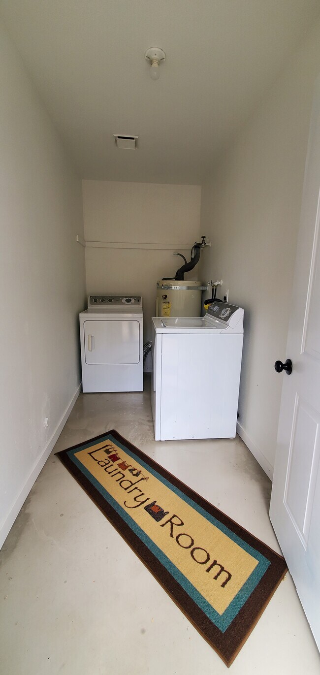 On site laundry room - 446 SW I St