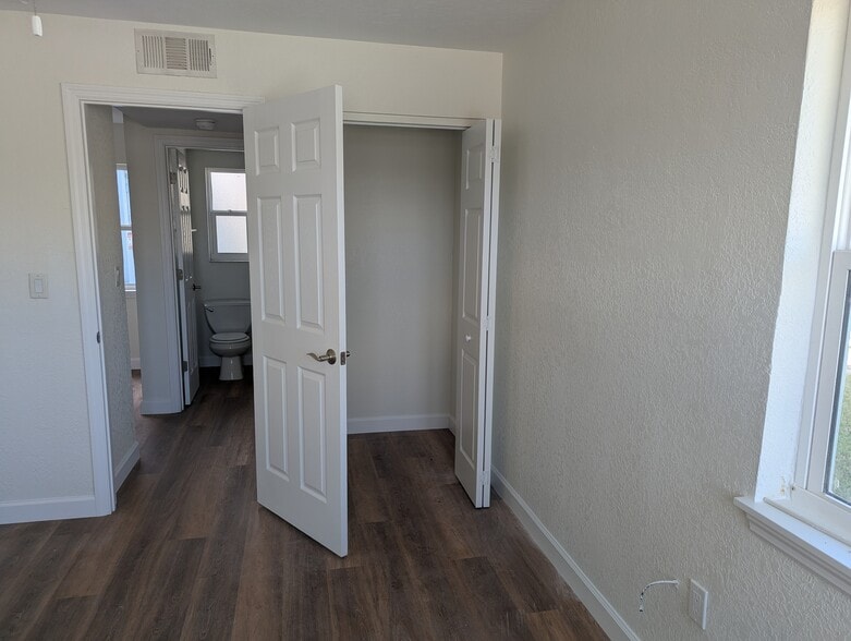 Building Photo - 2706 Pass a Grille Way