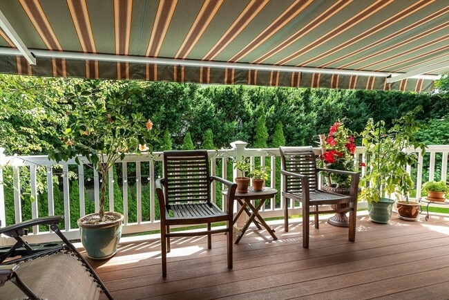 Building Photo - 8 Jackson Rd