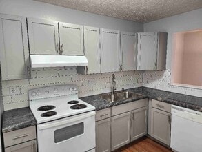 Building Photo - 807 W Spring Meadow Ct