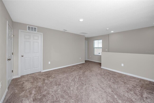 Building Photo - 5556 Summer Sunset Dr