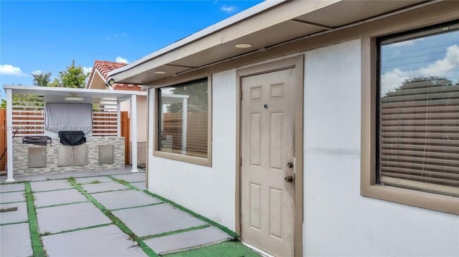 Building Photo - 15851 SW 108th Ave
