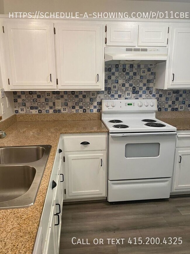 Building Photo - Charming 1bd Condo w/ Add'l Office Space!