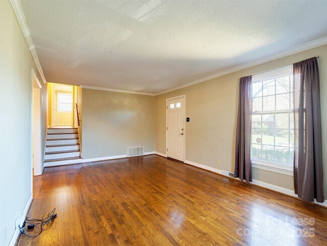 Building Photo - 4917 White Oak Rd