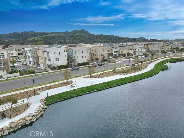 Building Photo - 6 Crown Point Dr