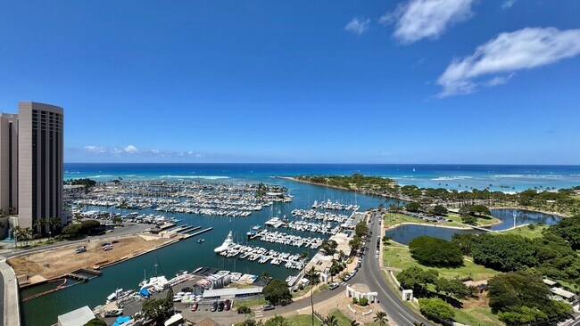 Building Photo - Available NOW - Highly Desired 2 BED 2 BAT...