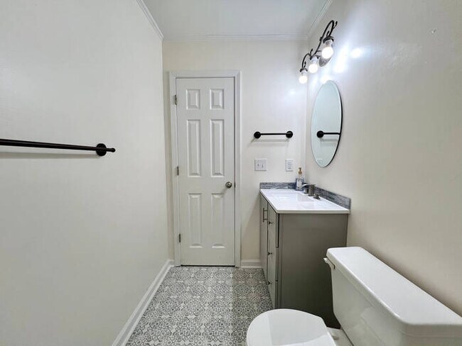 Building Photo - 104 Weatherby Ct